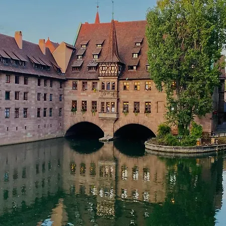 Altes Bauernhaus In Der Nahe Vom Playmobilfunpark بيت للعطل
